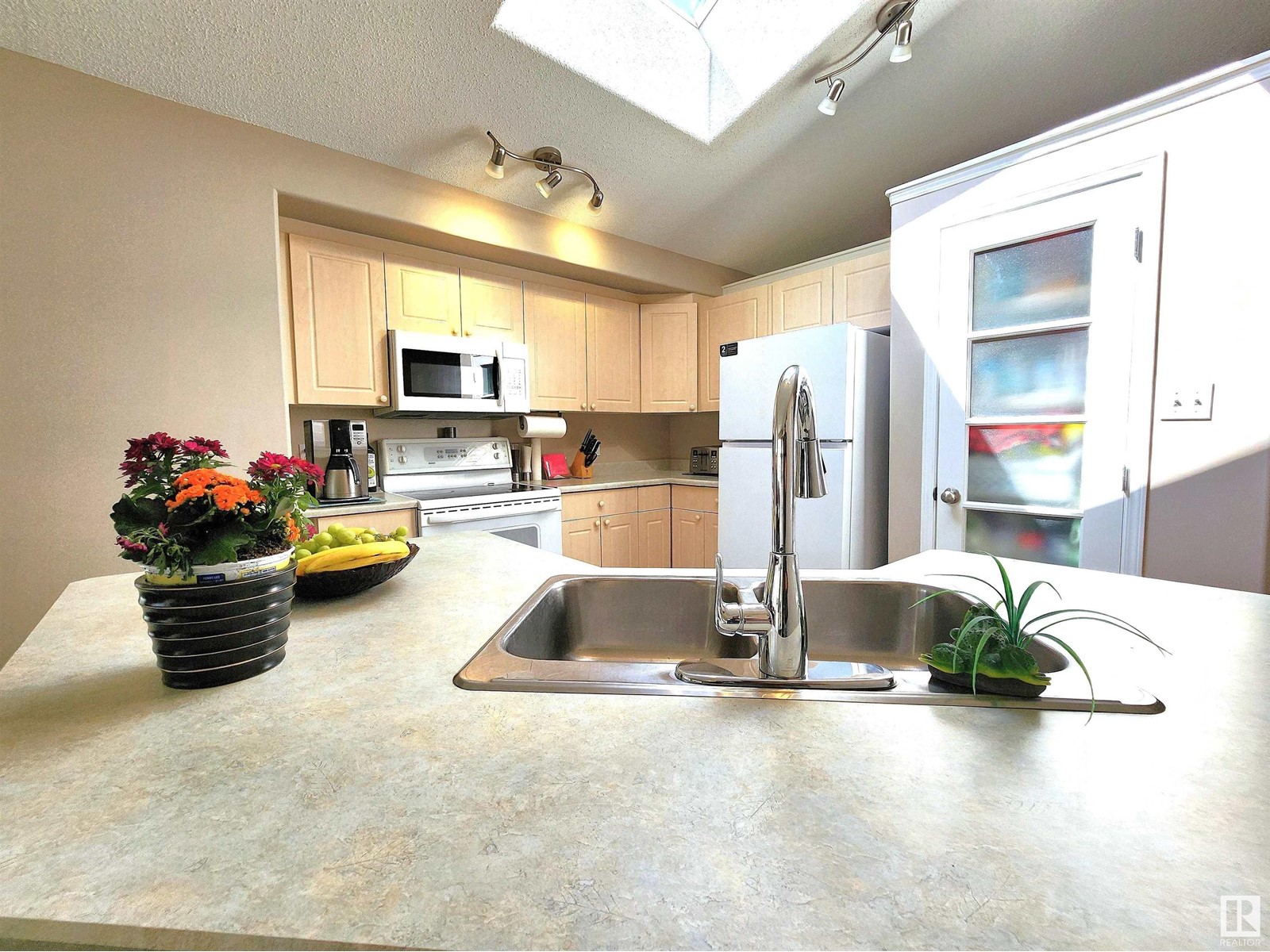 3709 22A ST NW, Edmonton