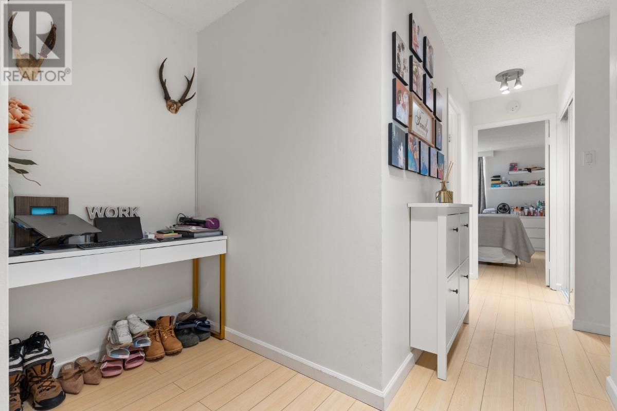 307 2016 FULLERTON AVENUE, North Vancouver