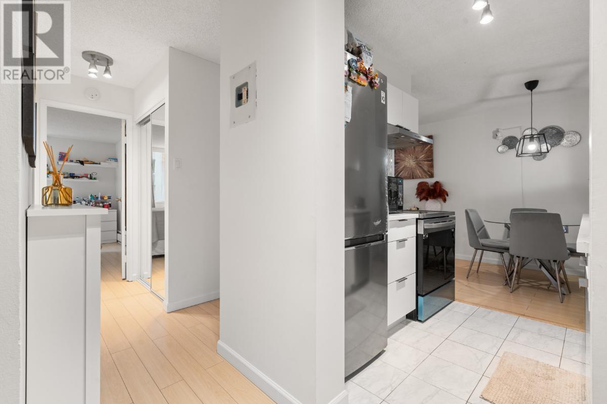 307 2016 FULLERTON AVENUE, North Vancouver