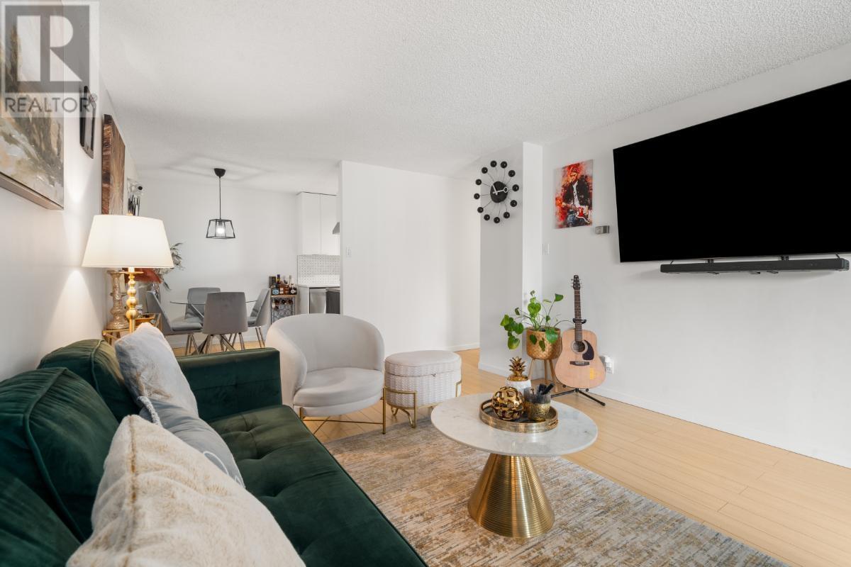 307 2016 FULLERTON AVENUE, North Vancouver