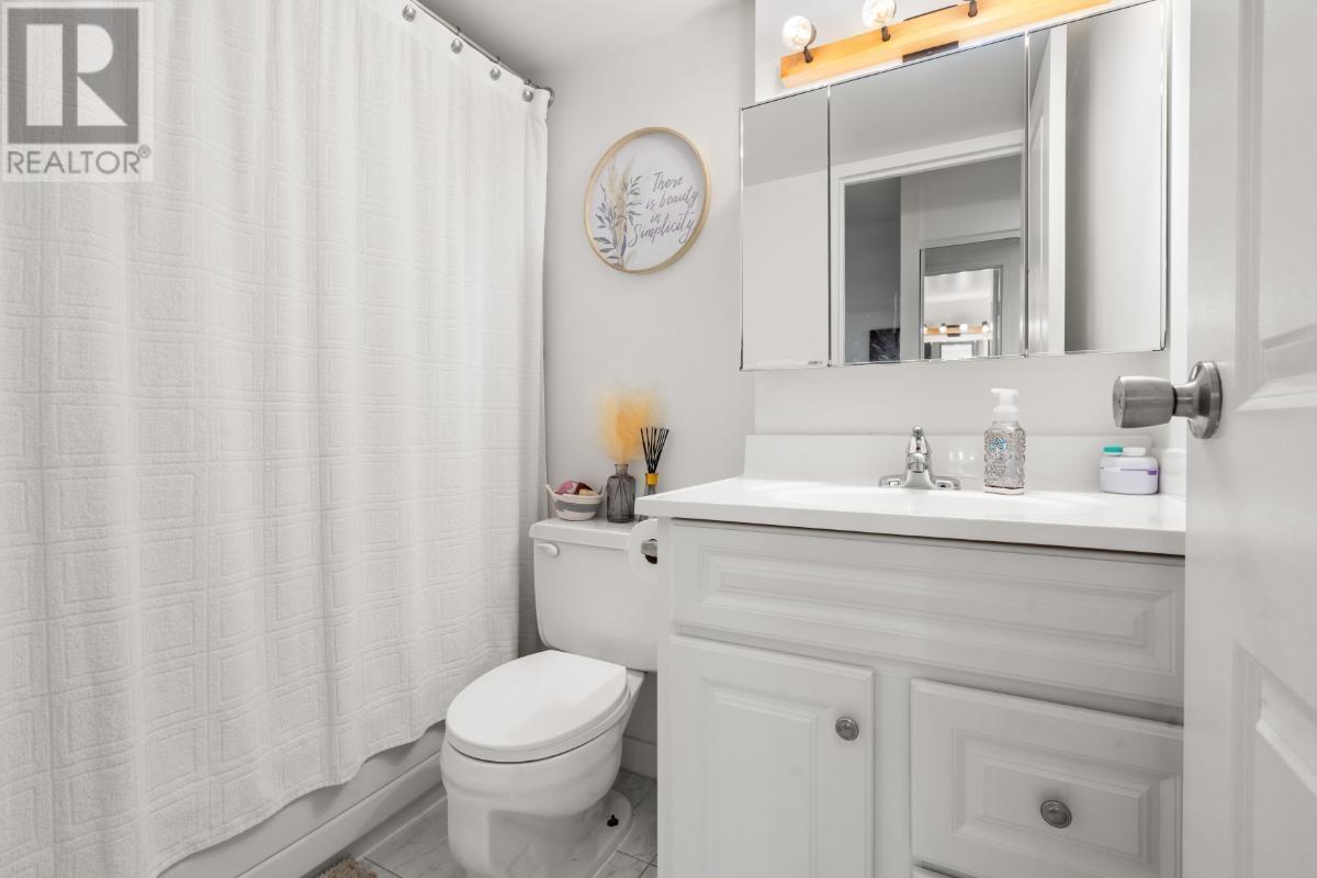 307 2016 FULLERTON AVENUE, North Vancouver