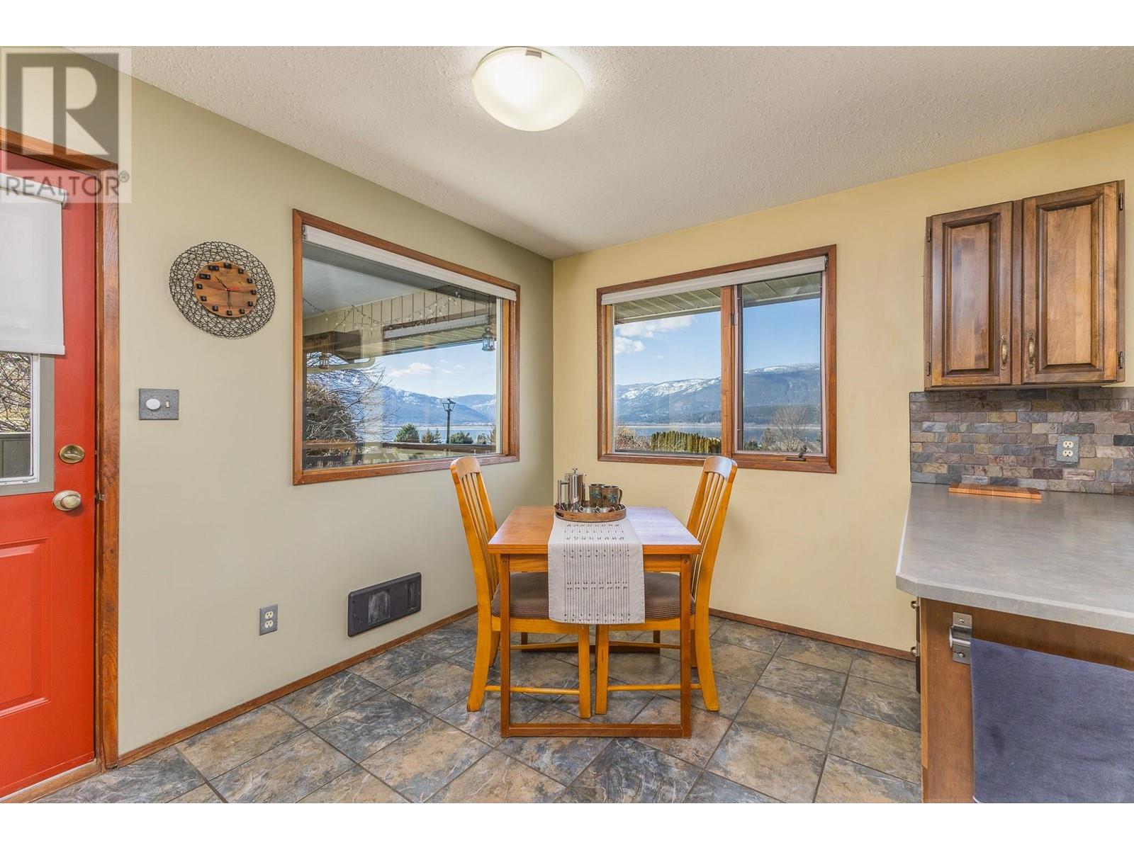  4750 14 Street Northeast, Salmon Arm