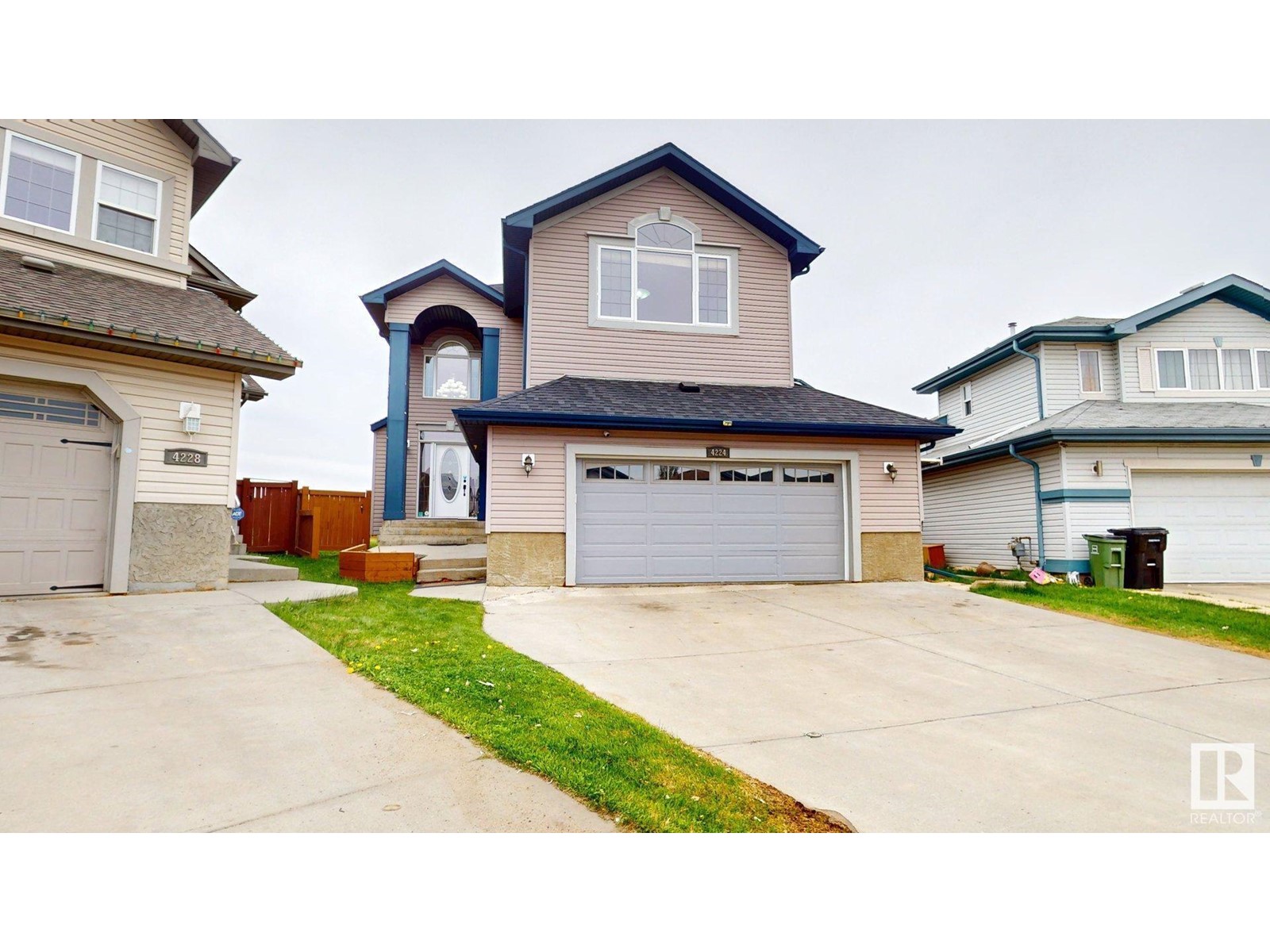 4224 157 AV NW NW, Edmonton