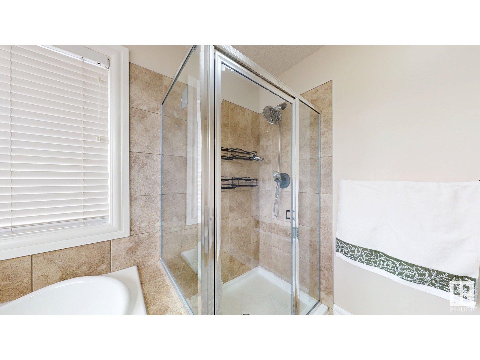 4224 157 AV NW NW, Edmonton