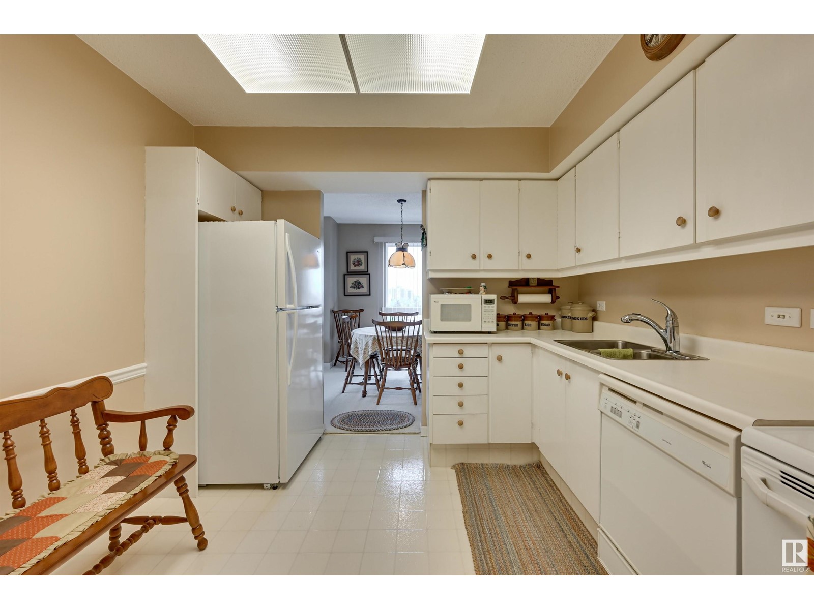 #903 11027 87 AV NW, Edmonton