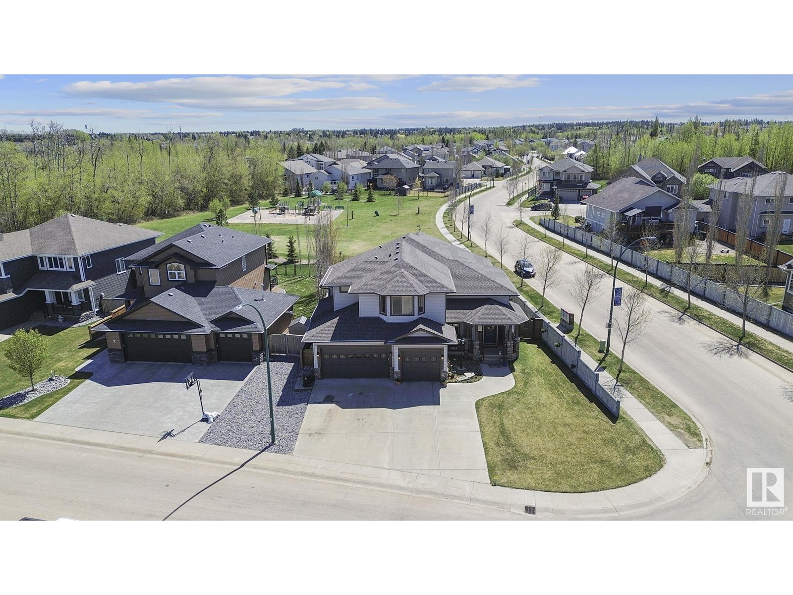 1 DILLWORTH CR, Spruce Grove