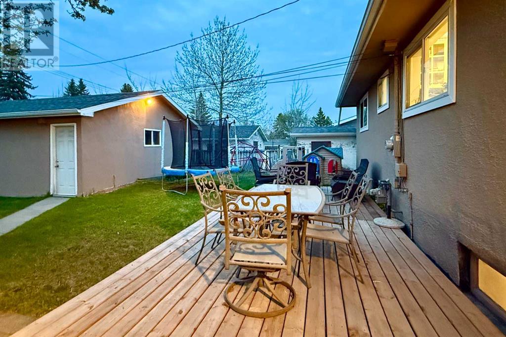 Single Family House Bungalow for Sale in  Worcester Drive SW Wildwood Calgary 