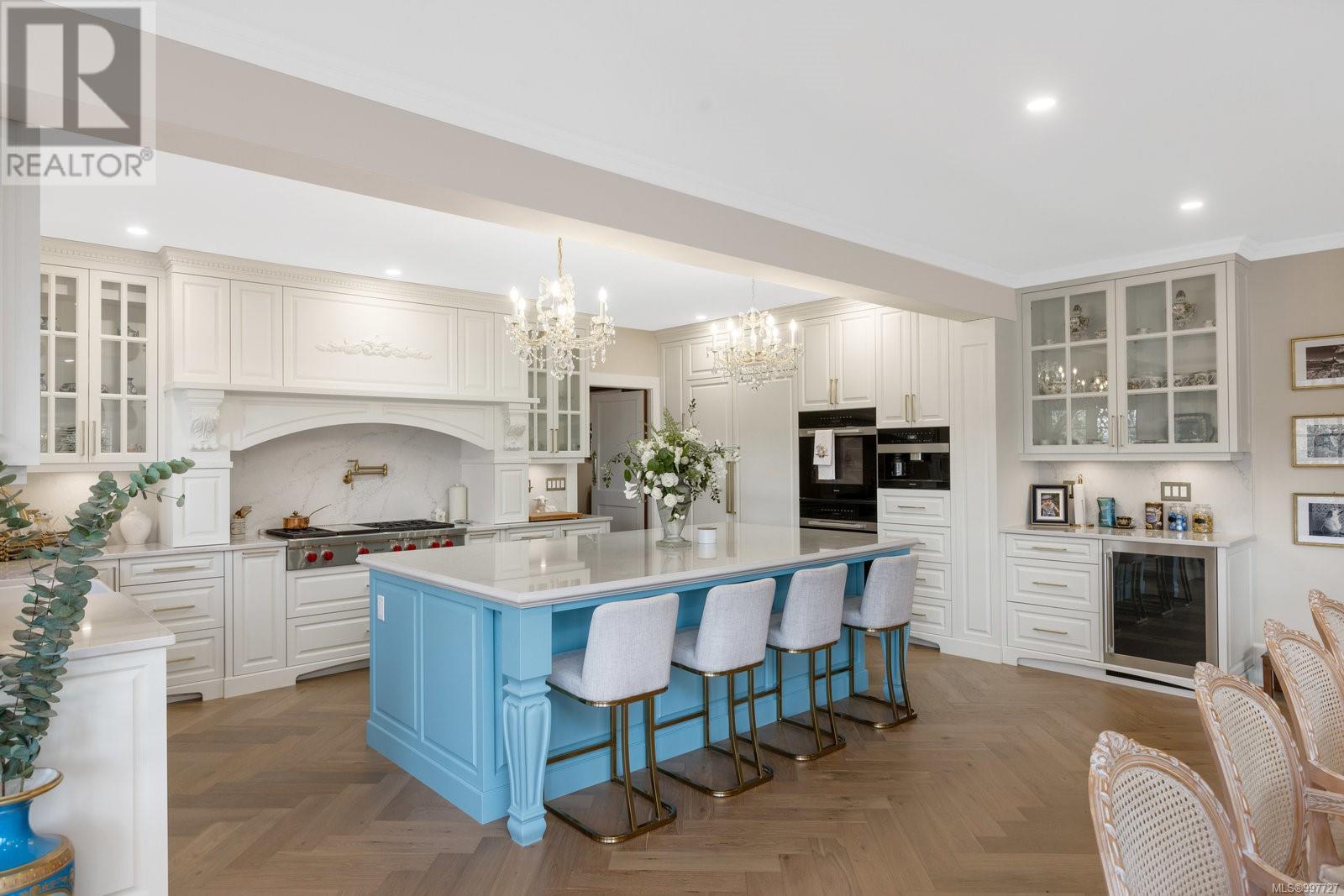  1708 Woodsend Drive, Saanich