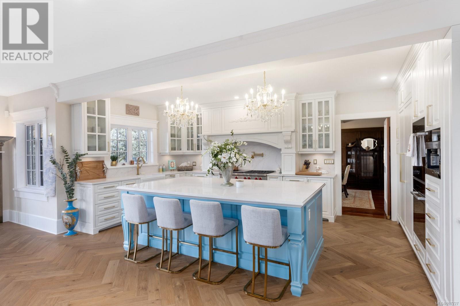  1708 Woodsend Drive, Saanich