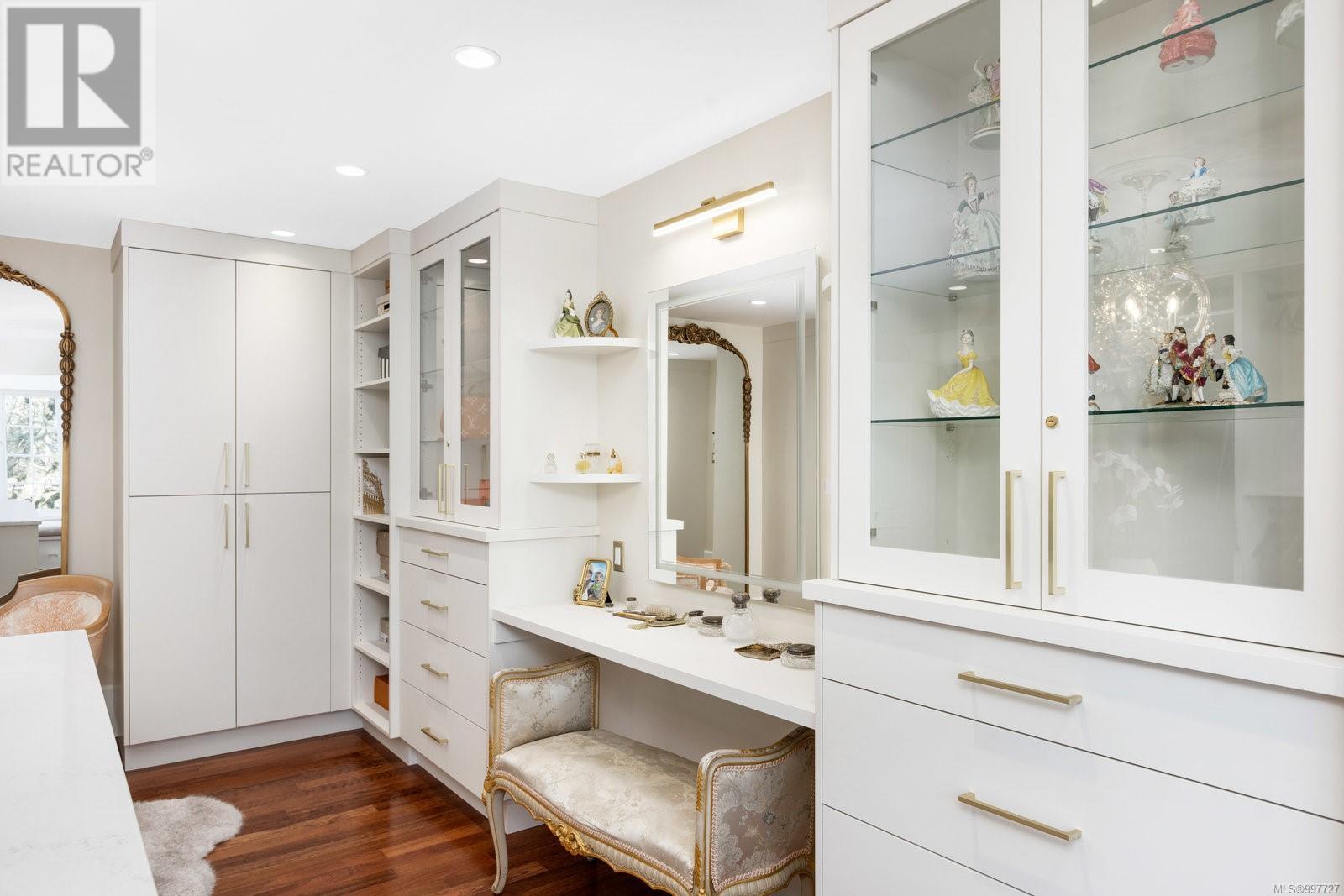  1708 Woodsend Drive, Saanich