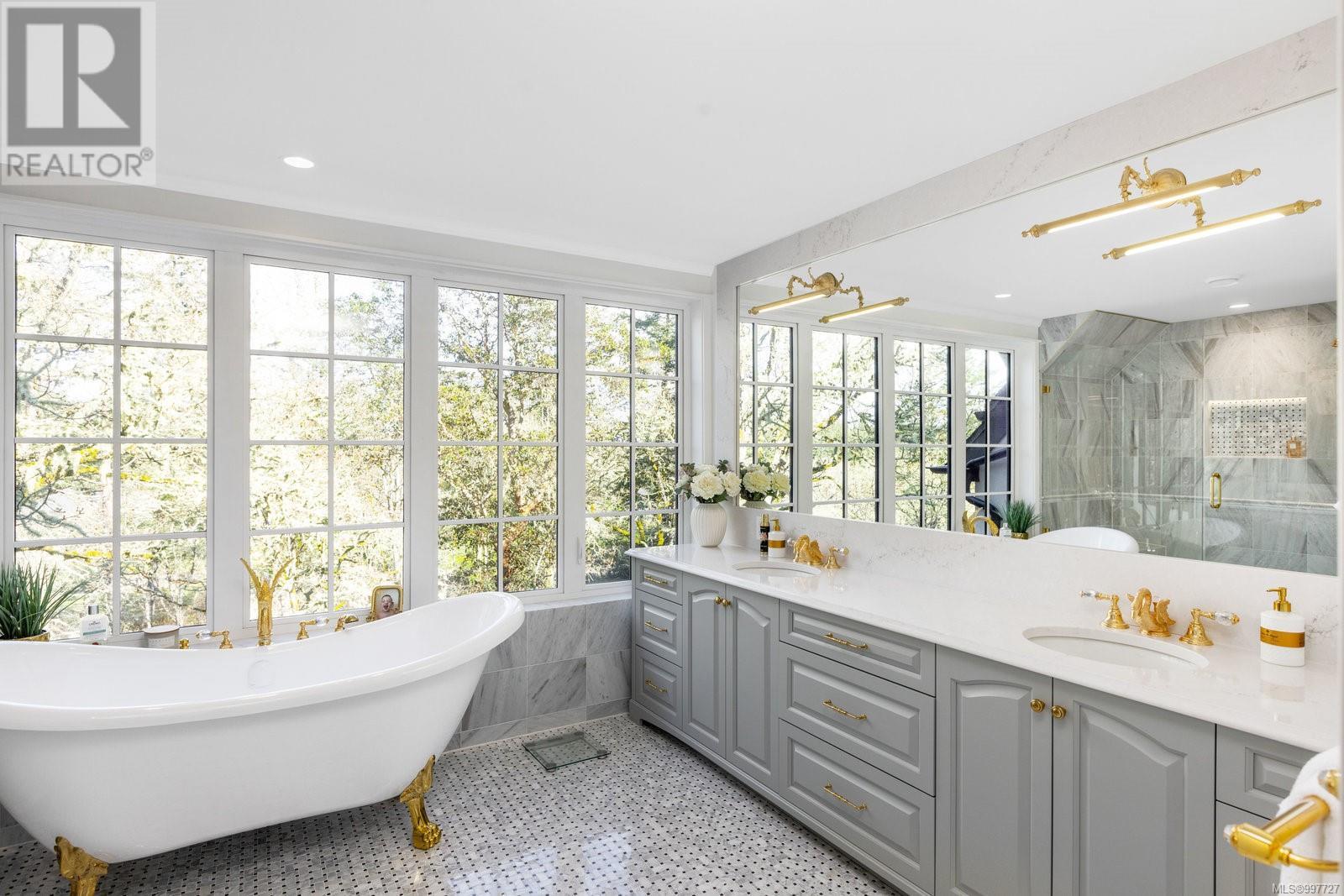  1708 Woodsend Drive, Saanich