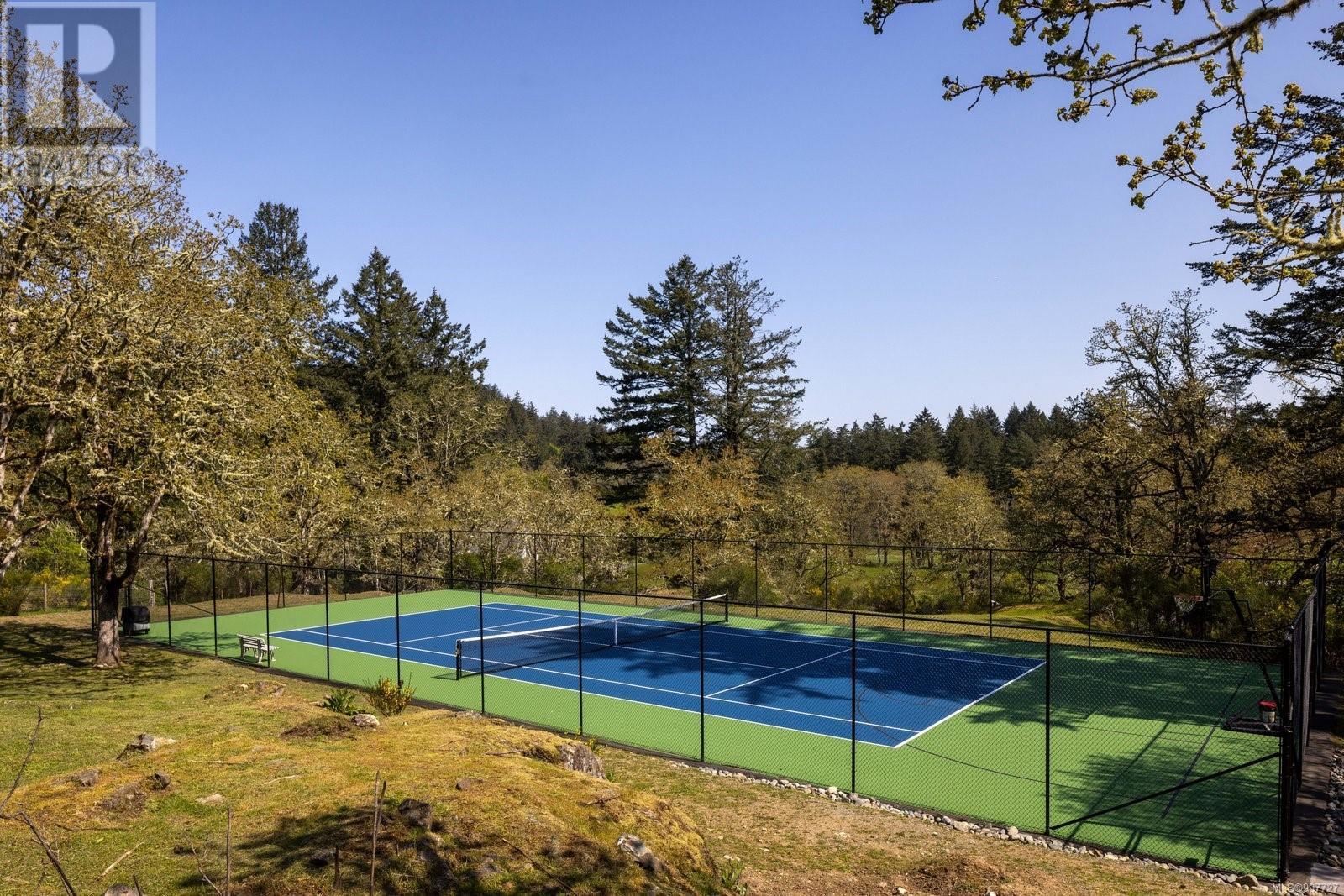  1708 Woodsend Drive, Saanich