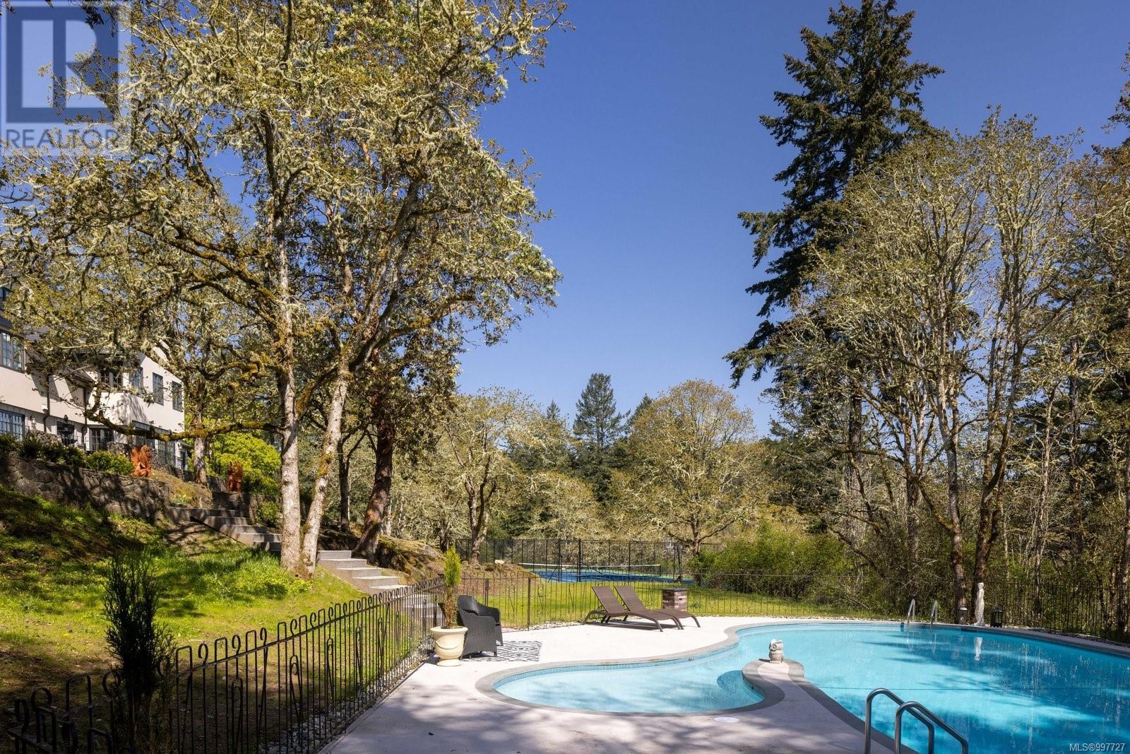  1708 Woodsend Drive, Saanich