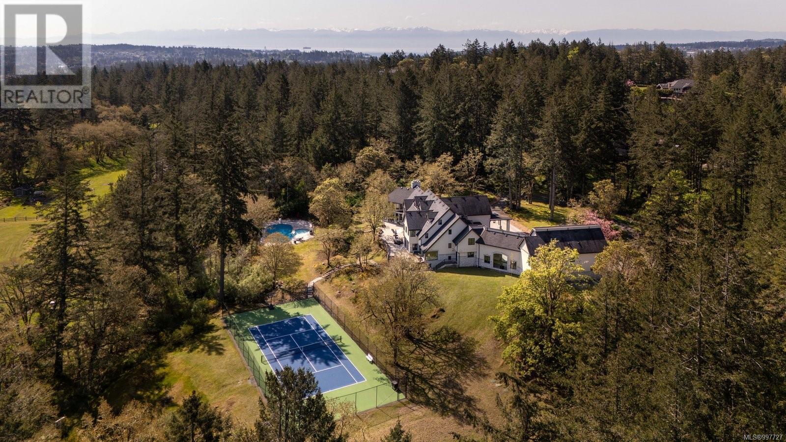  1708 Woodsend Drive, Saanich