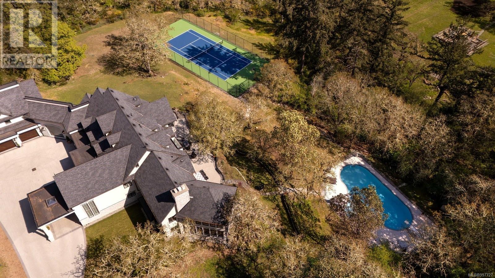  1708 Woodsend Drive, Saanich