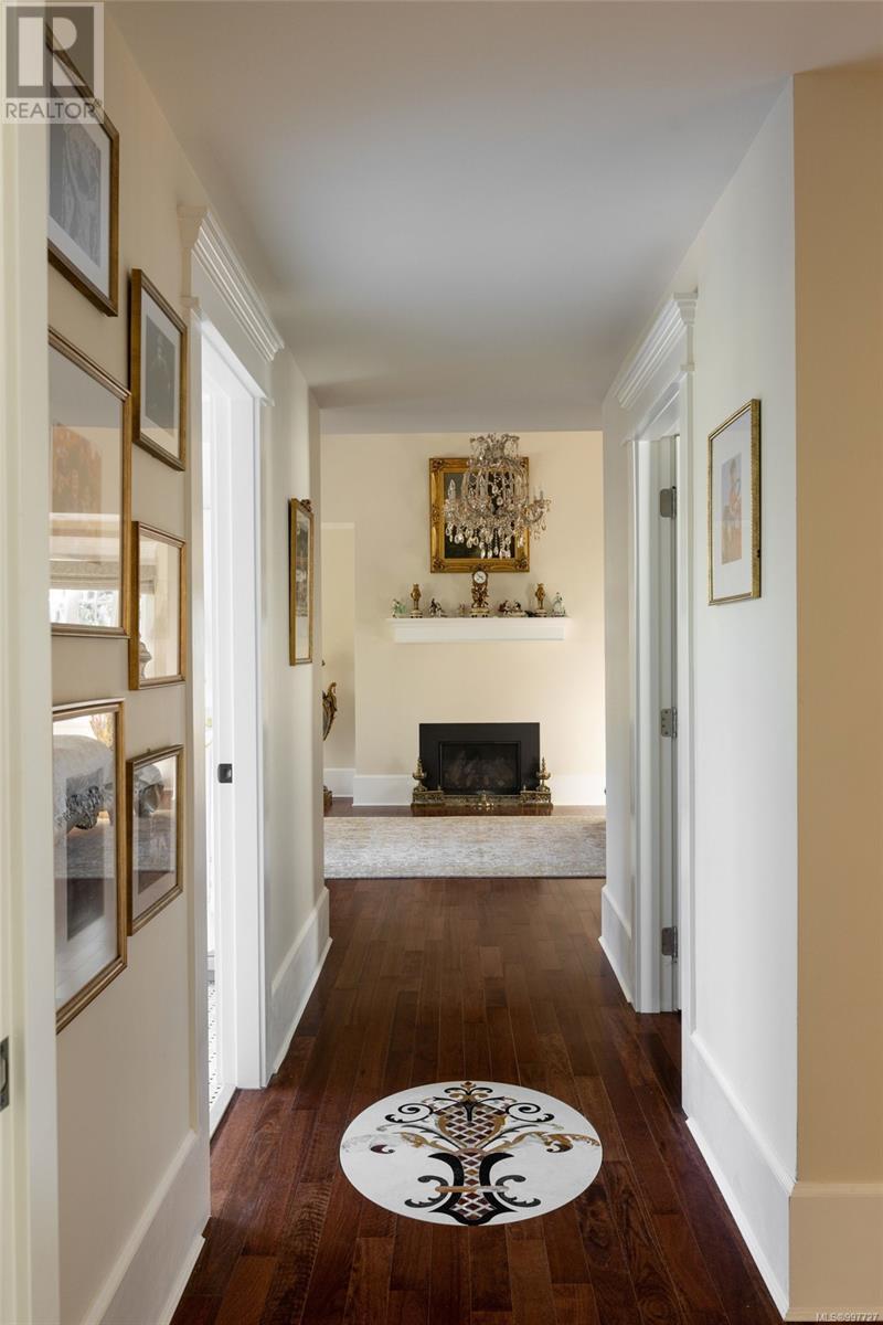  1708 Woodsend Drive, Saanich