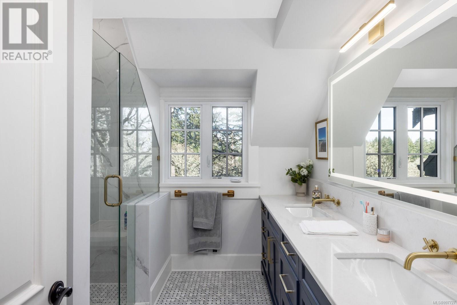  1708 Woodsend Drive, Saanich