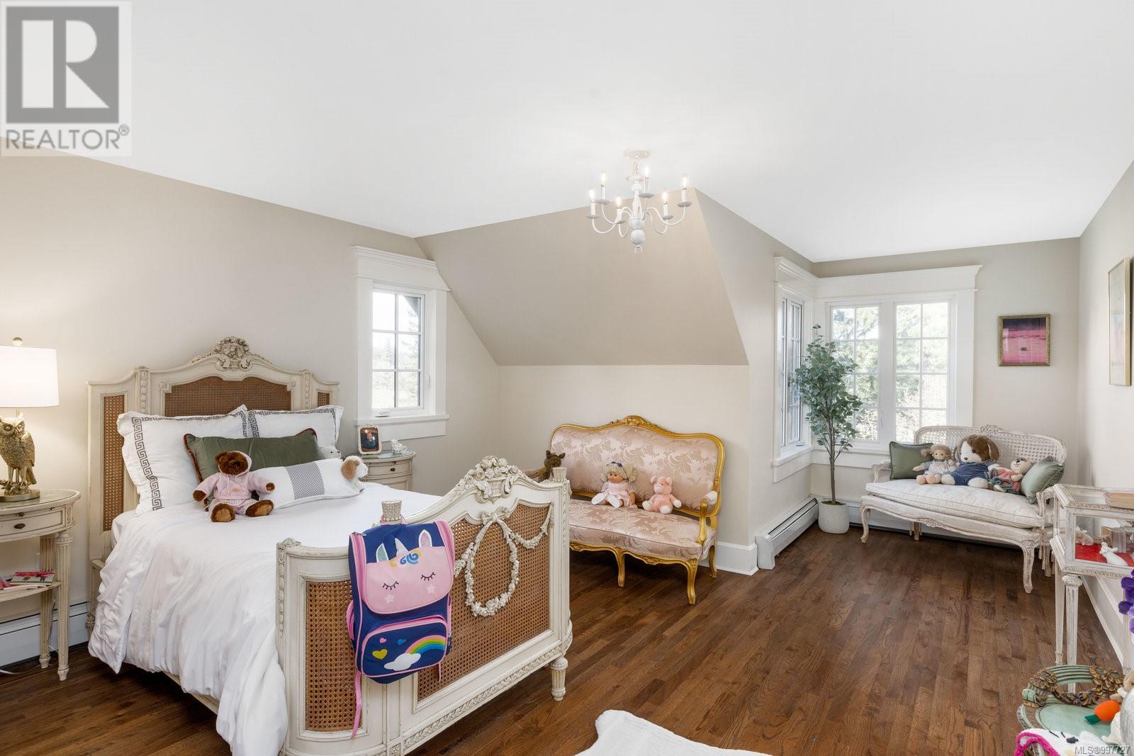  1708 Woodsend Drive, Saanich