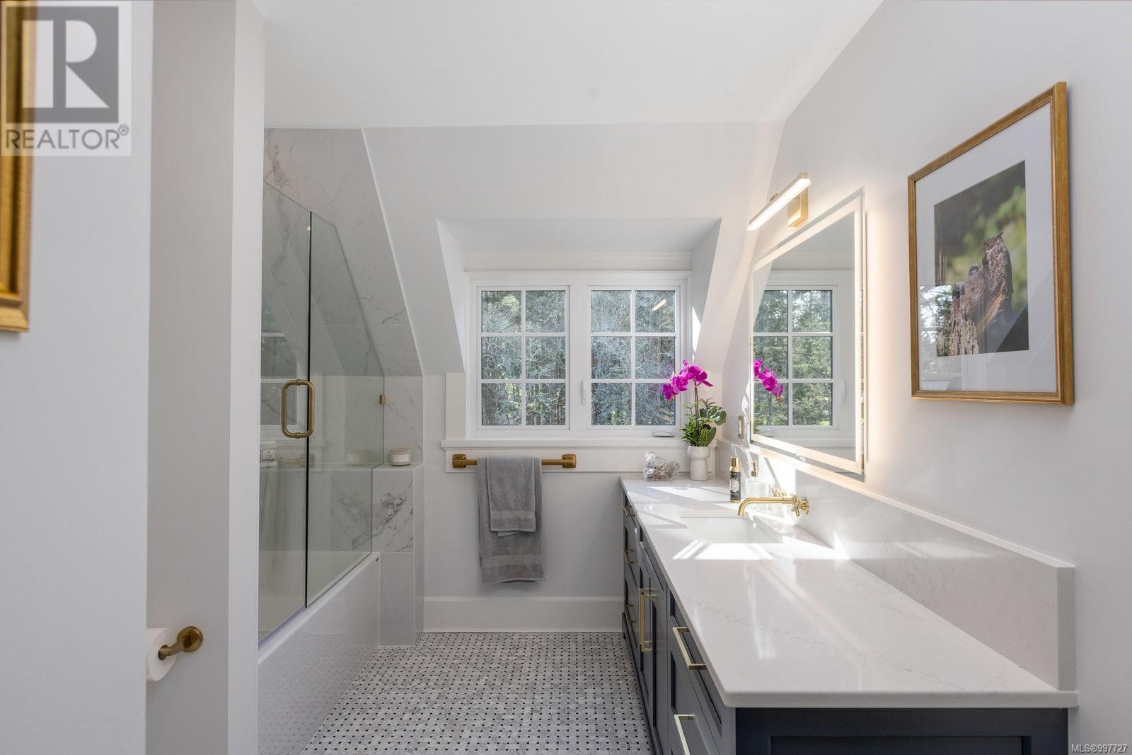  1708 Woodsend Drive, Saanich
