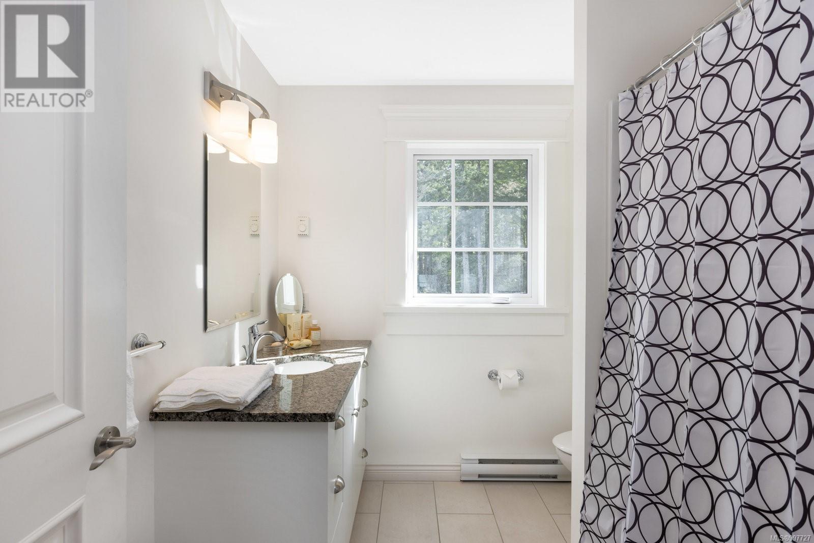  1708 Woodsend Drive, Saanich