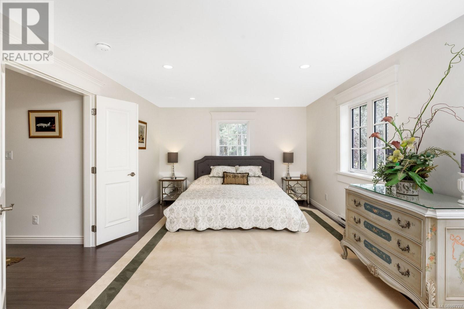  1708 Woodsend Drive, Saanich
