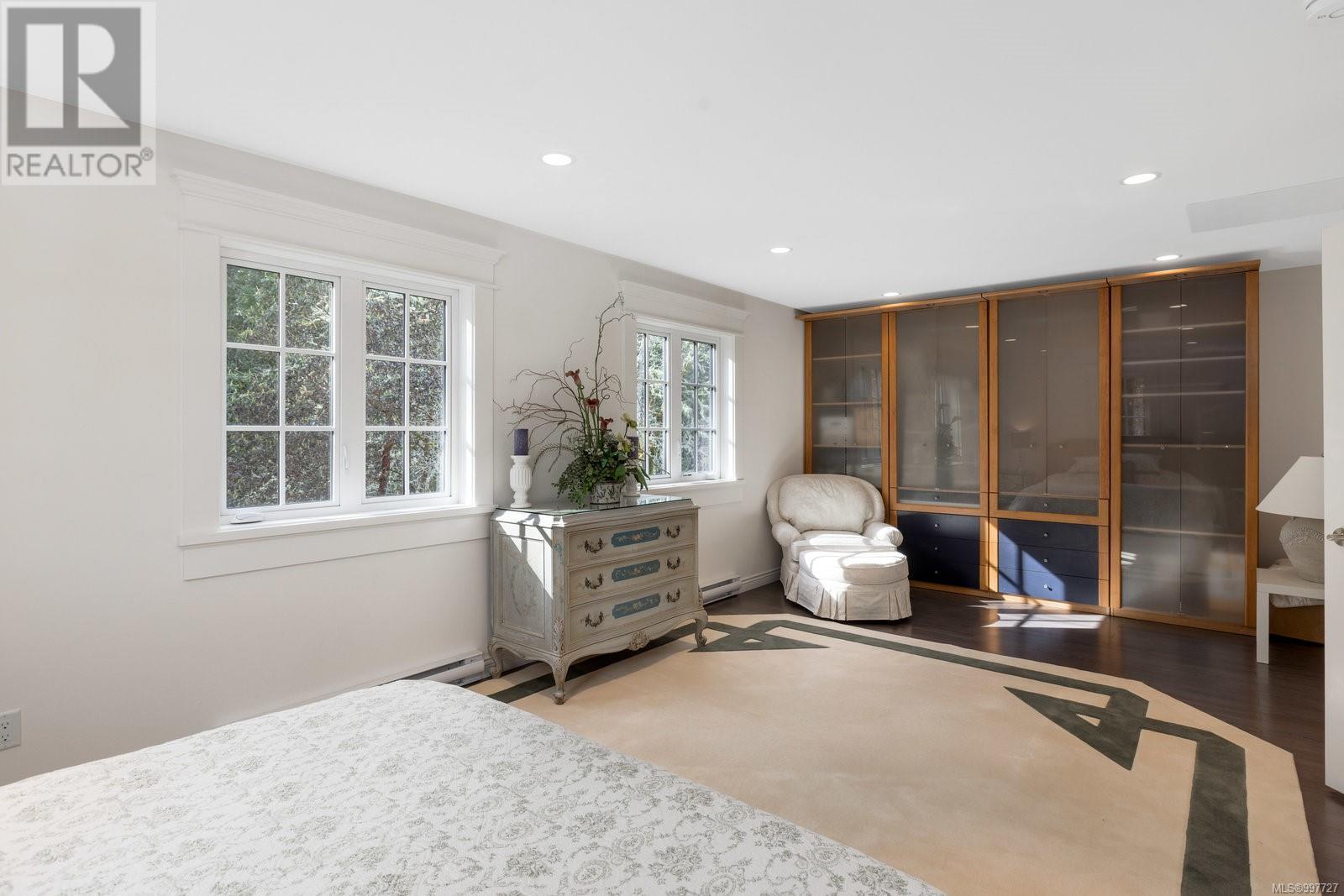  1708 Woodsend Drive, Saanich