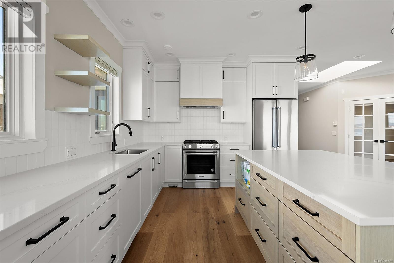 Photo 12 of 2 338 Dallas Rd, Victoria BC