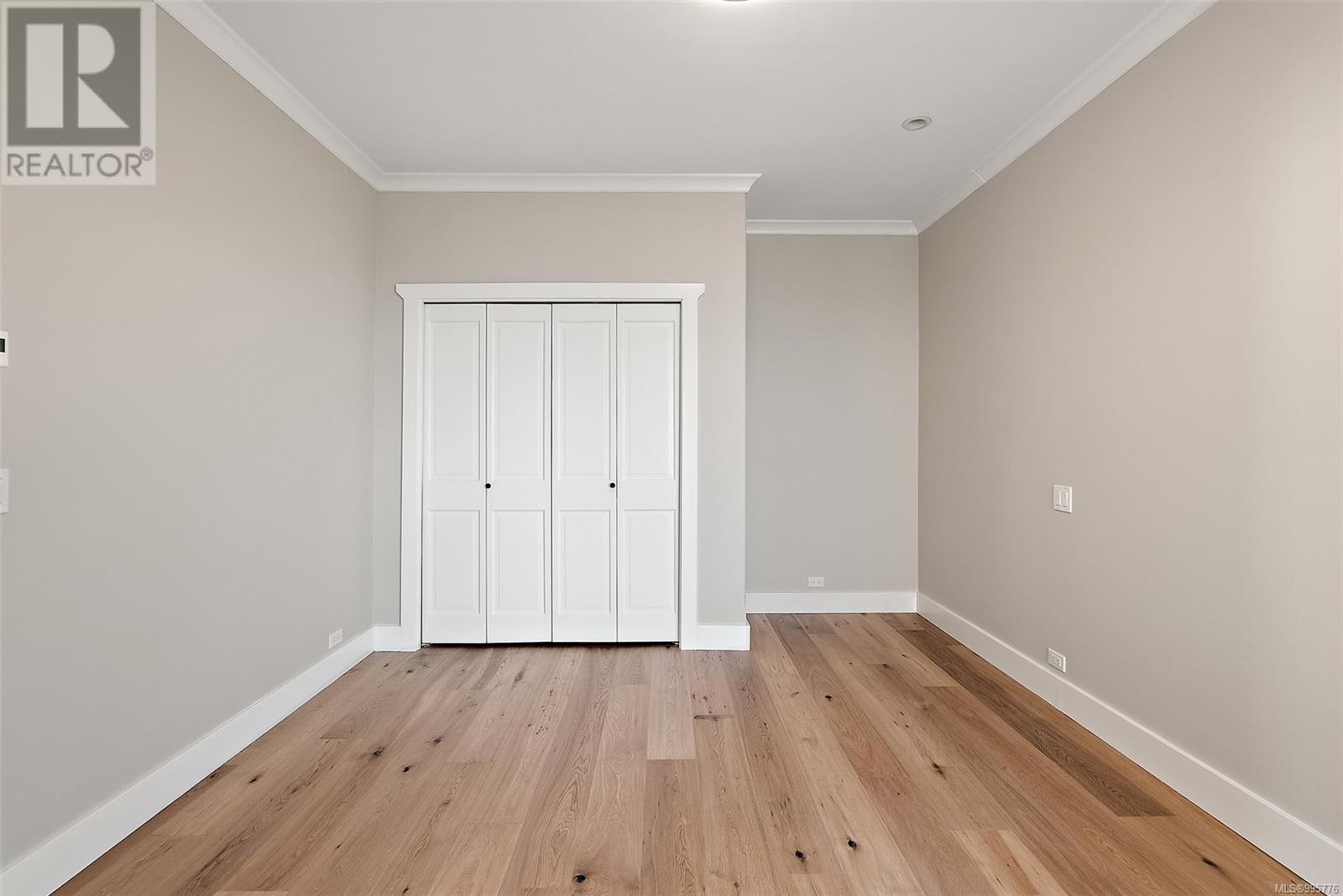 2 338 Dallas Road, Victoria