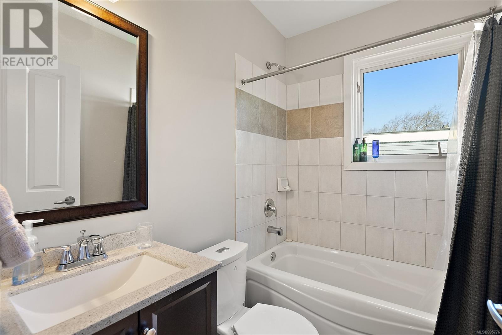 Photo 32 of 2 338 Dallas Rd, Victoria BC