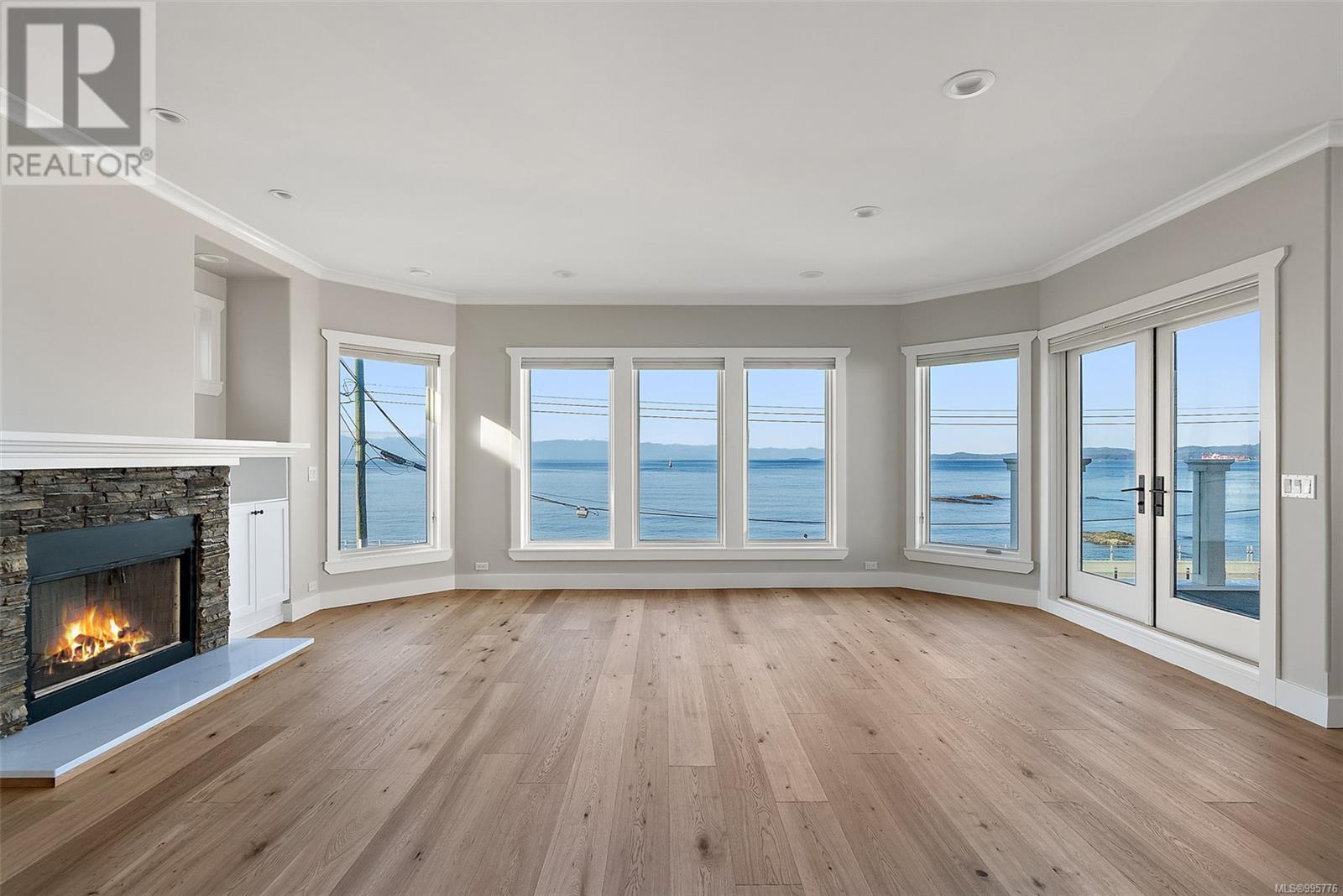 2 338 Dallas Road, Victoria