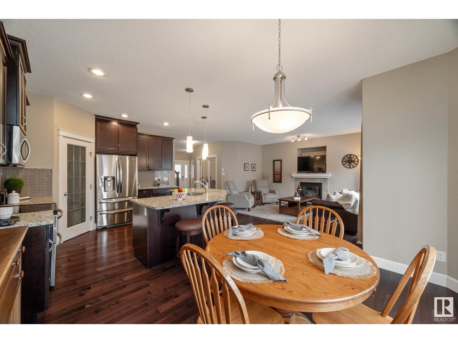 10 EASTVIEW ST N, St. Albert