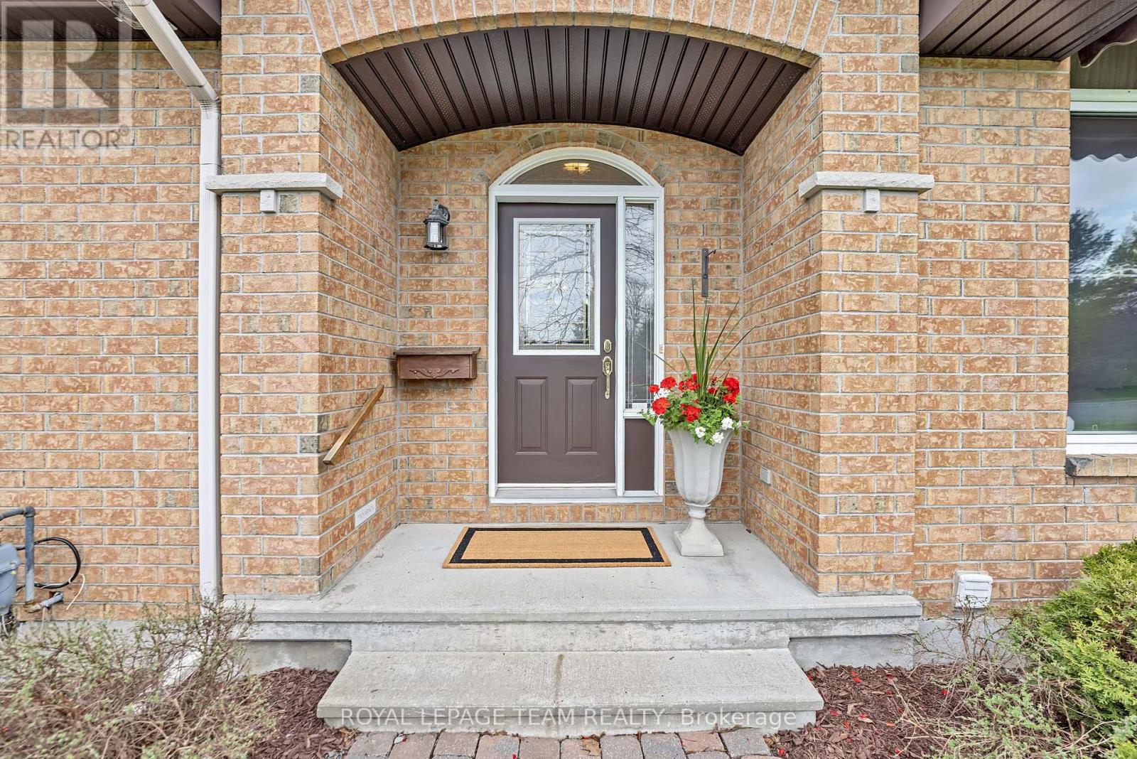East exposure on entry, living & dining area
