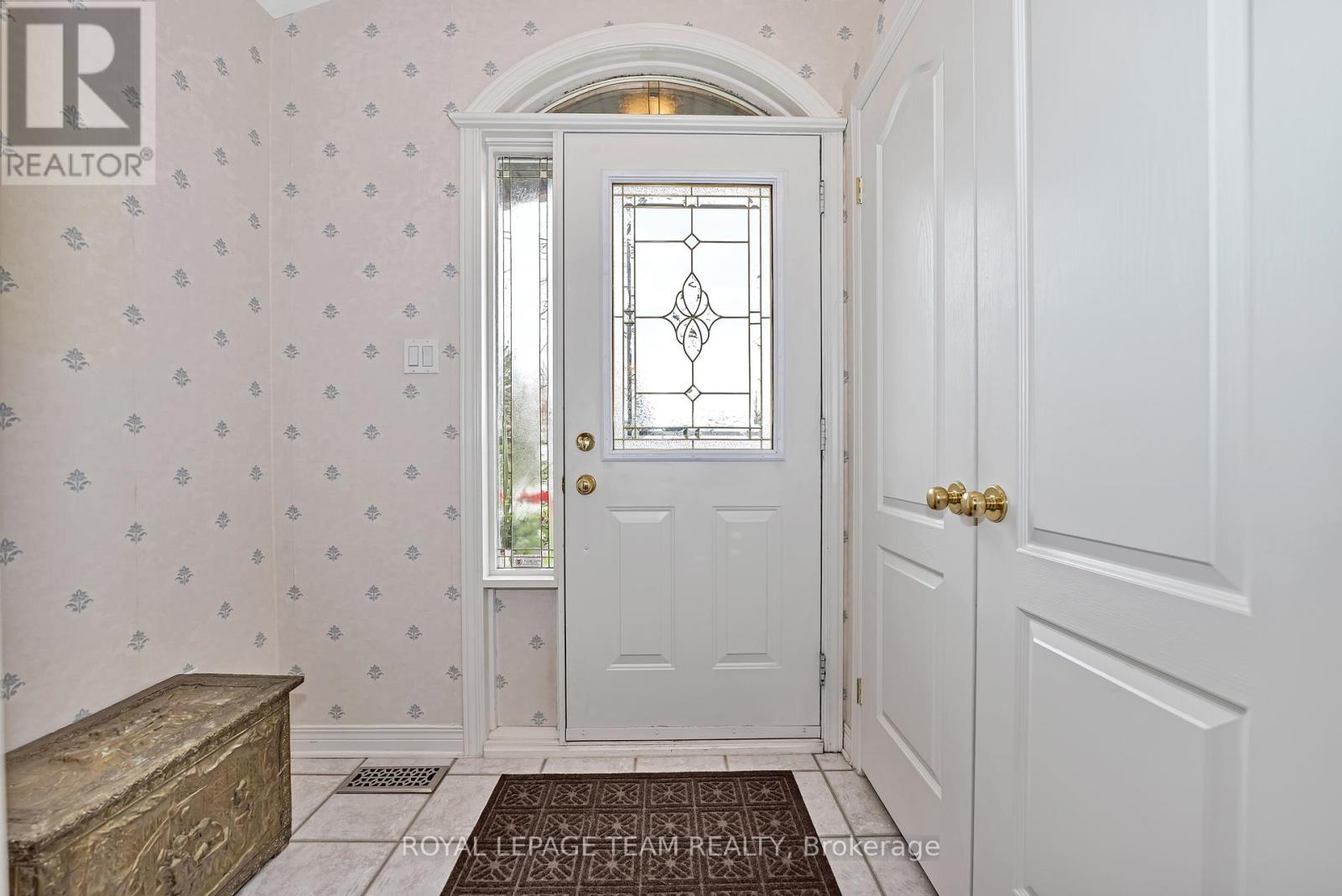 Front entry via Pine Hill