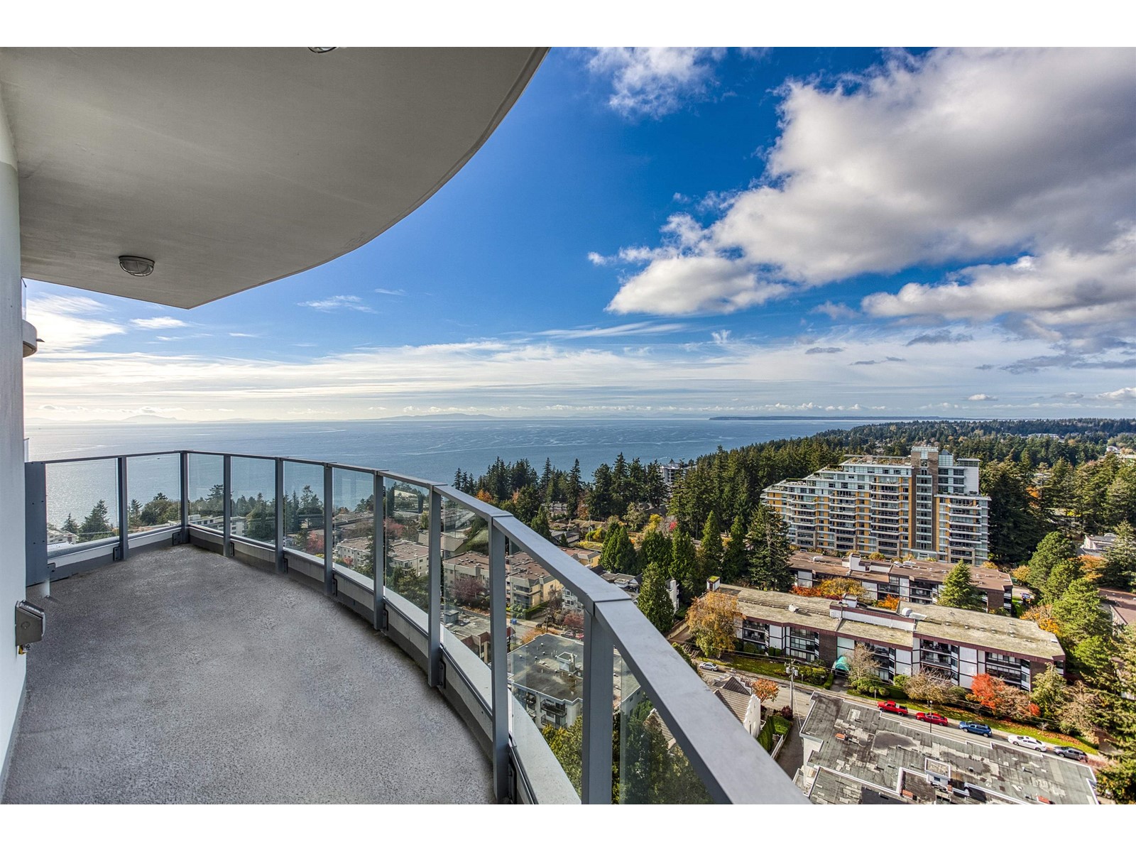 1902 1500 MARTIN STREET, White Rock