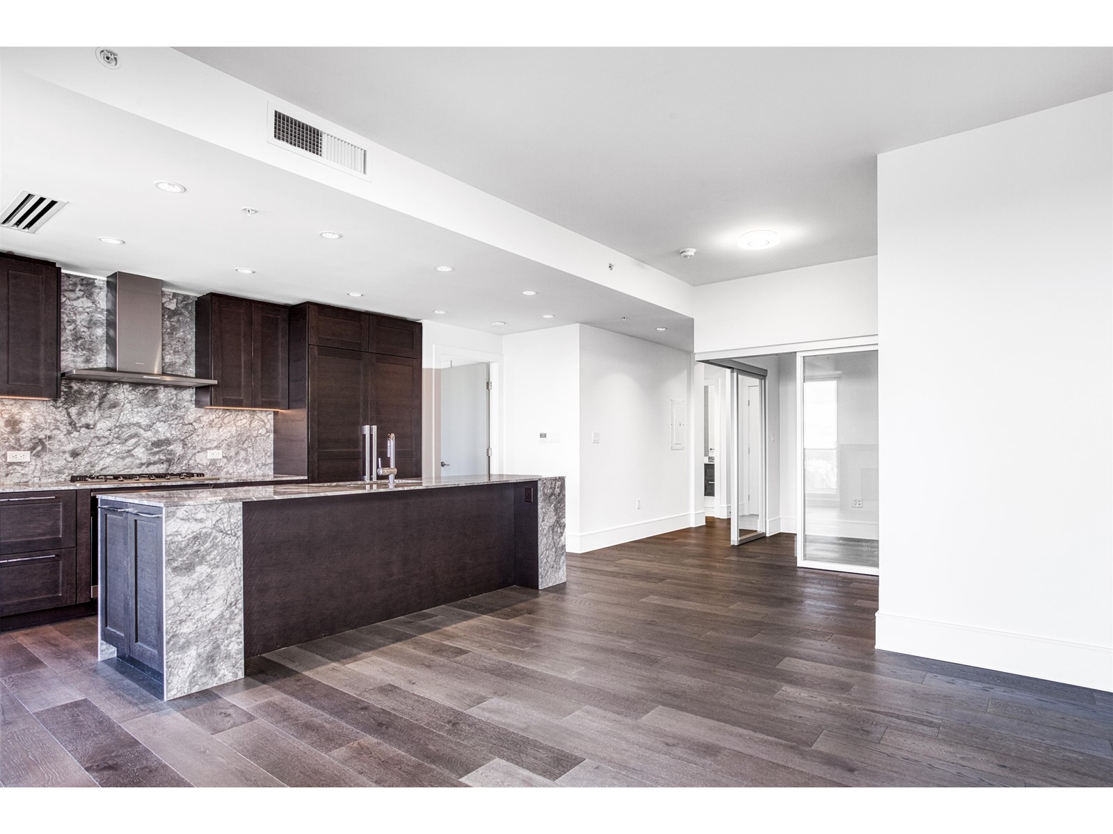 1902 1500 MARTIN STREET, White Rock