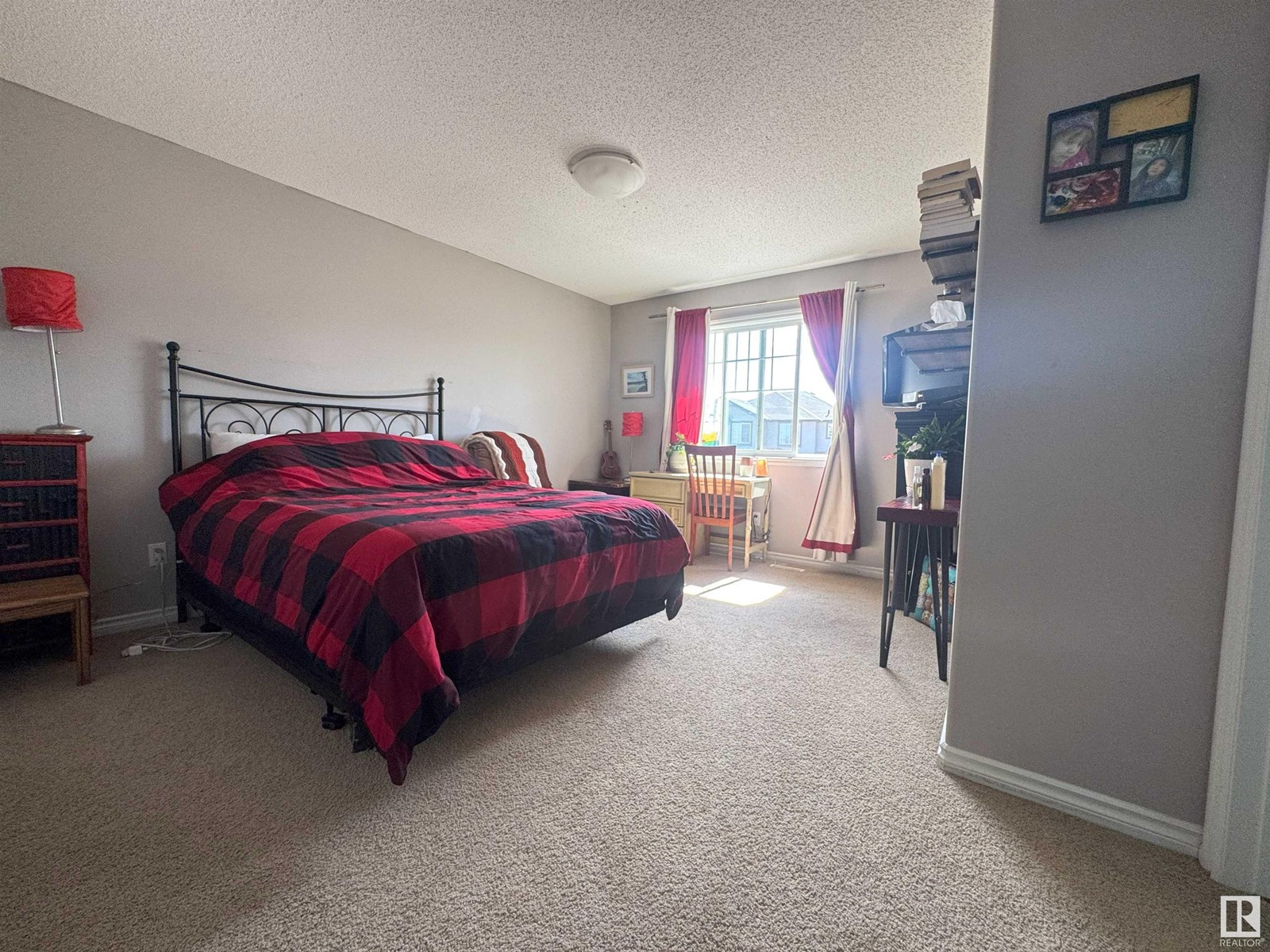 11410 14 AV SW, Edmonton
