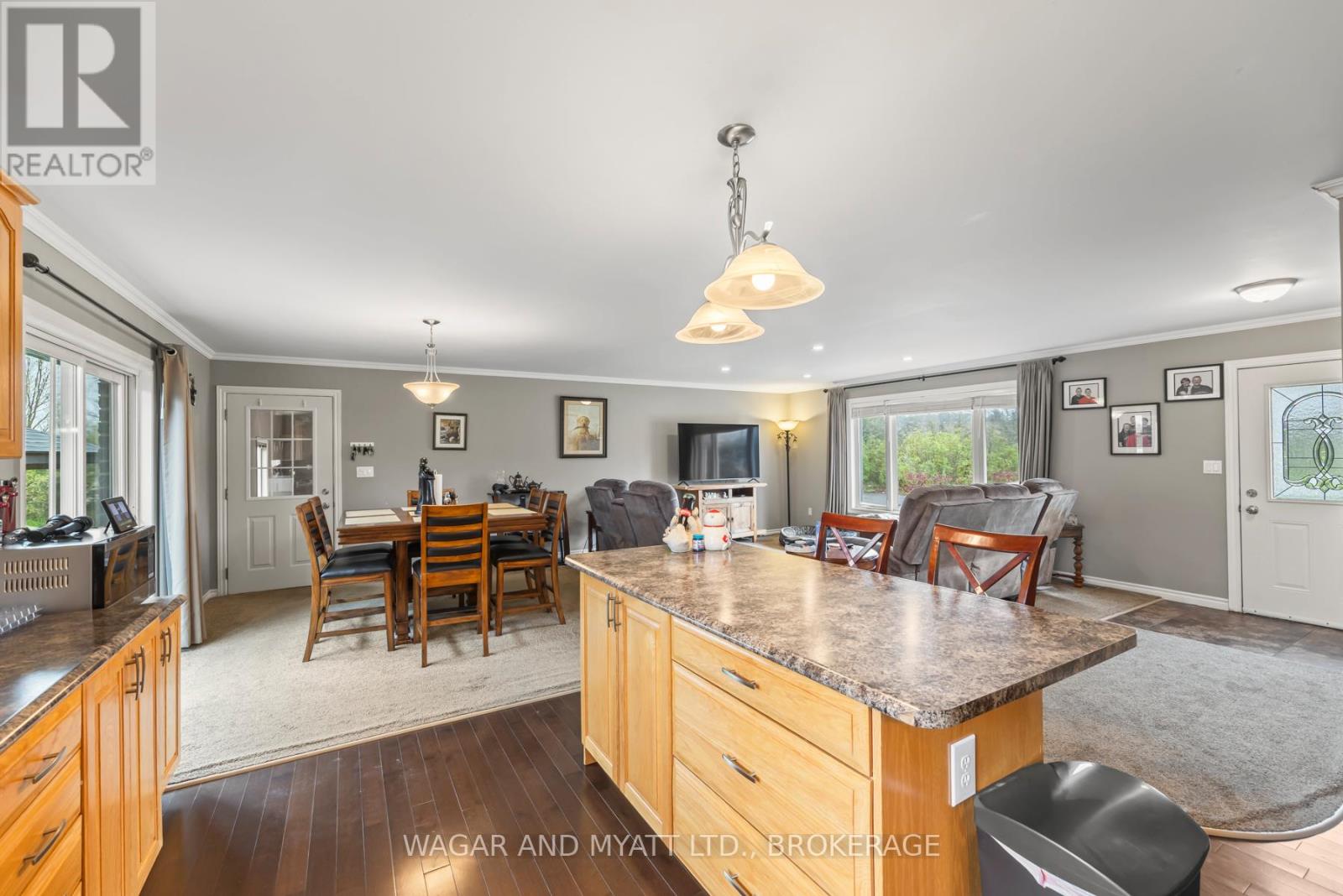 Photo 10 of 93 Henry Street, Greater Napanee ON