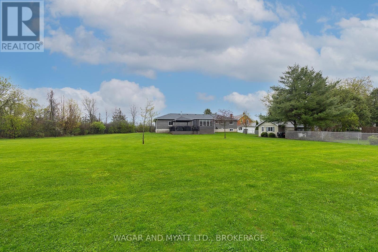 Photo 25 of 93 Henry Street, Greater Napanee ON