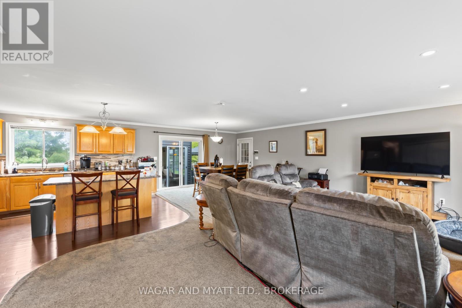 Photo 6 of 93 Henry Street, Greater Napanee ON