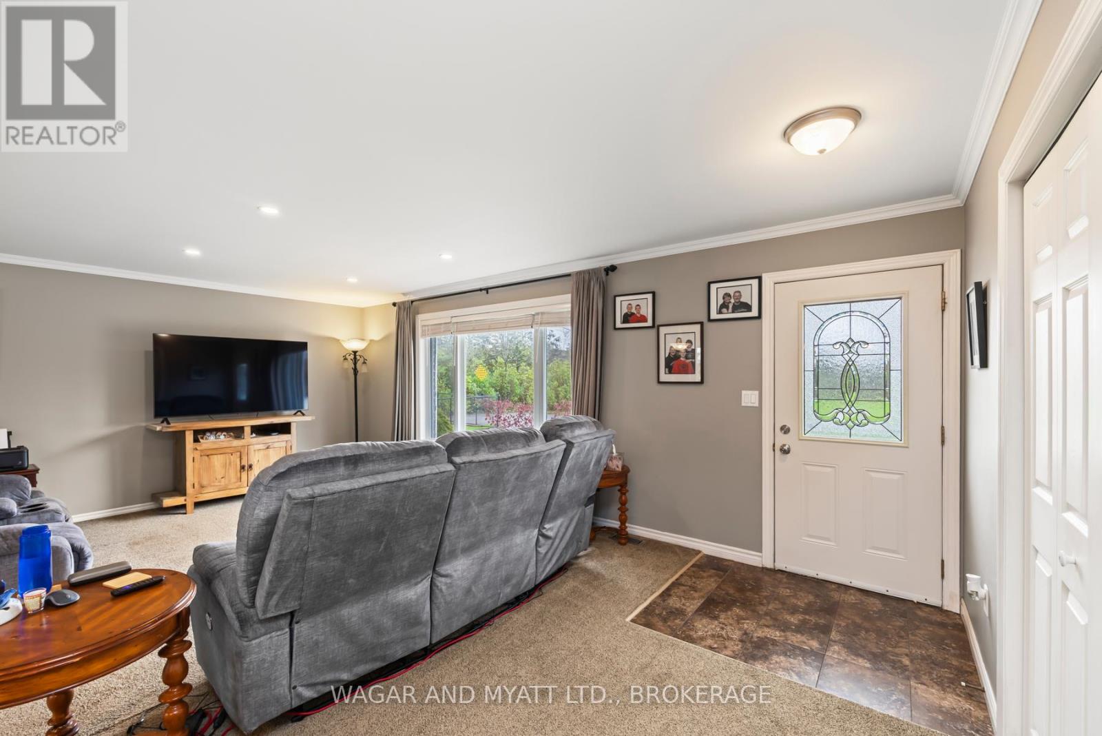 Photo 8 of 93 Henry Street, Greater Napanee ON