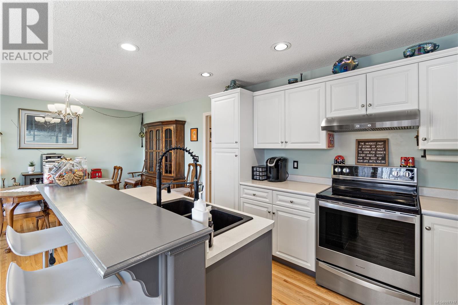 6066 Clarence Way, Nanaimo