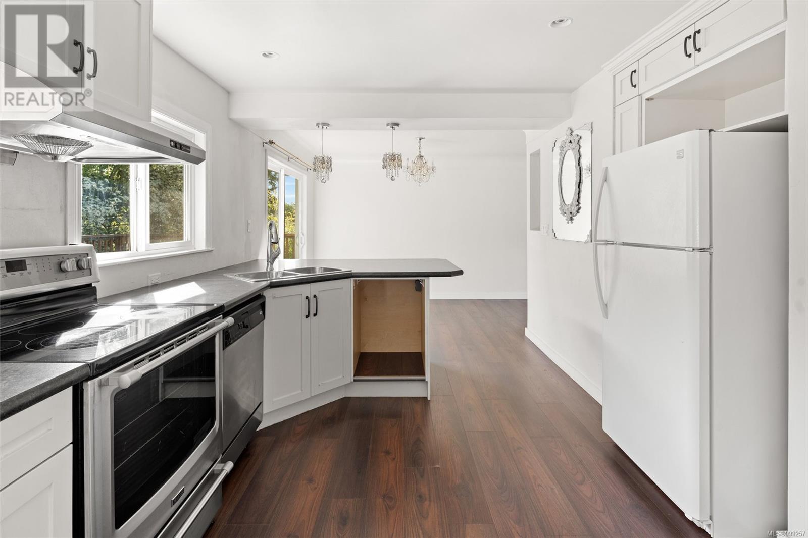  2522 Kilgary Place, Saanich