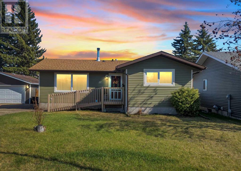 27 Willow Crescent, Lacombe