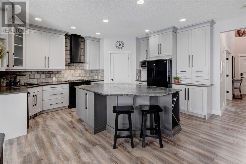 225 Gleneagles View, Cochrane