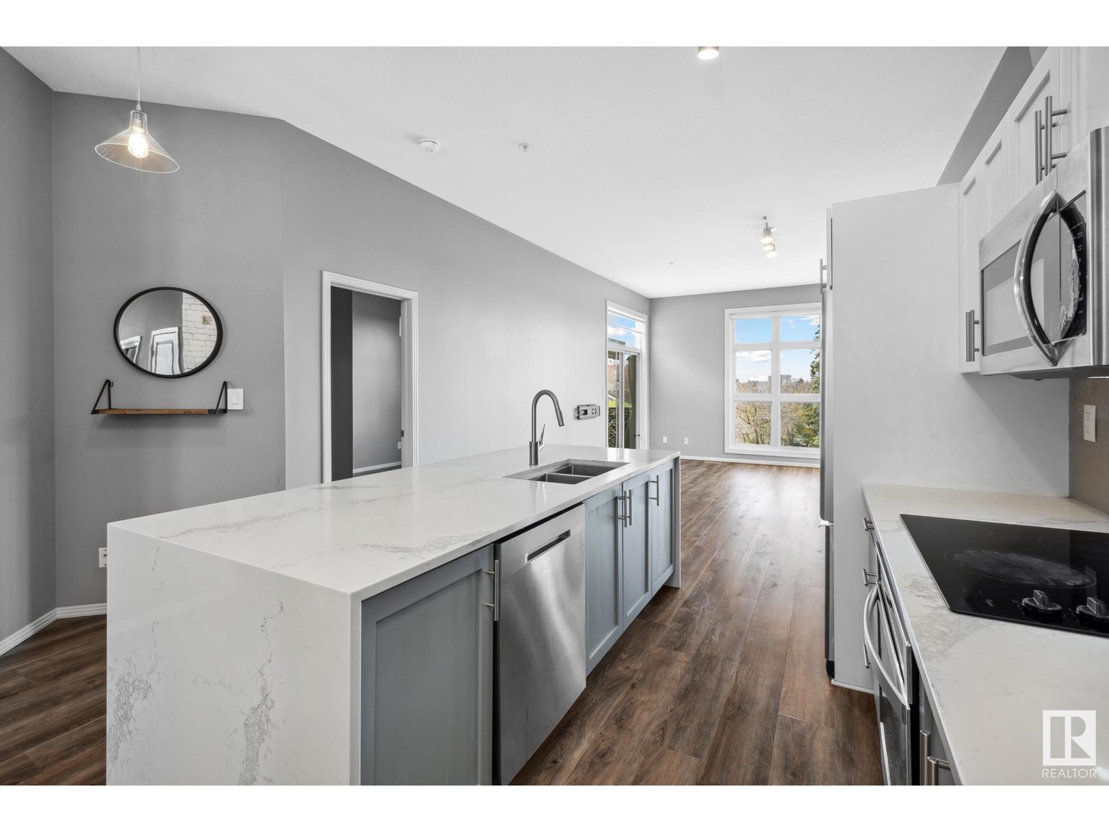 #447 10403 122 ST NW, Edmonton