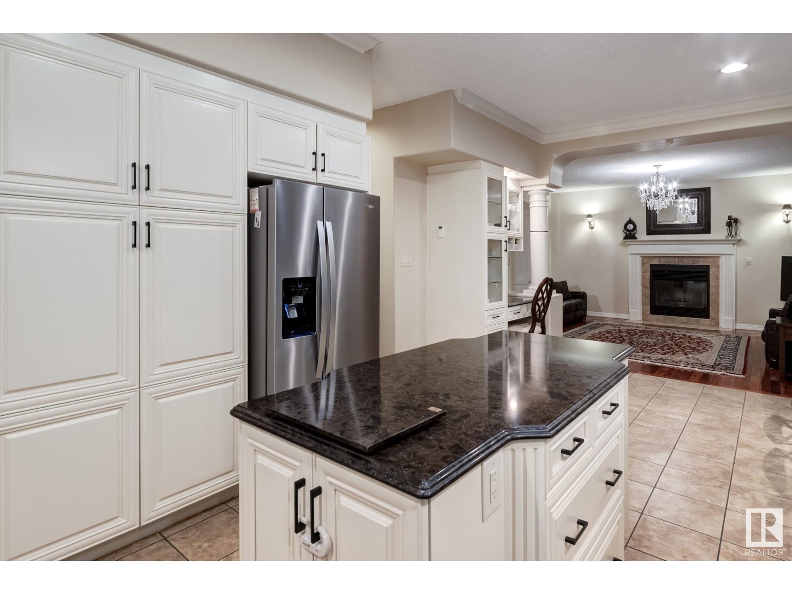 203 DARLINGTON CR NW, Edmonton