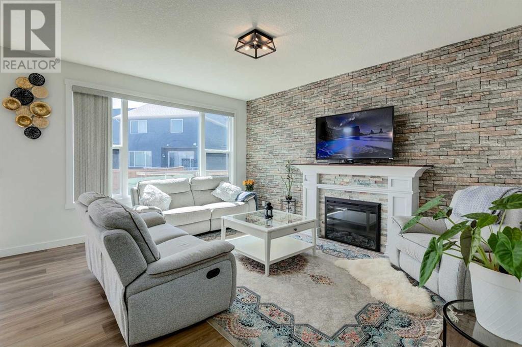 Single Family House for Sale in  Walcrest View SE Walden Calgary 