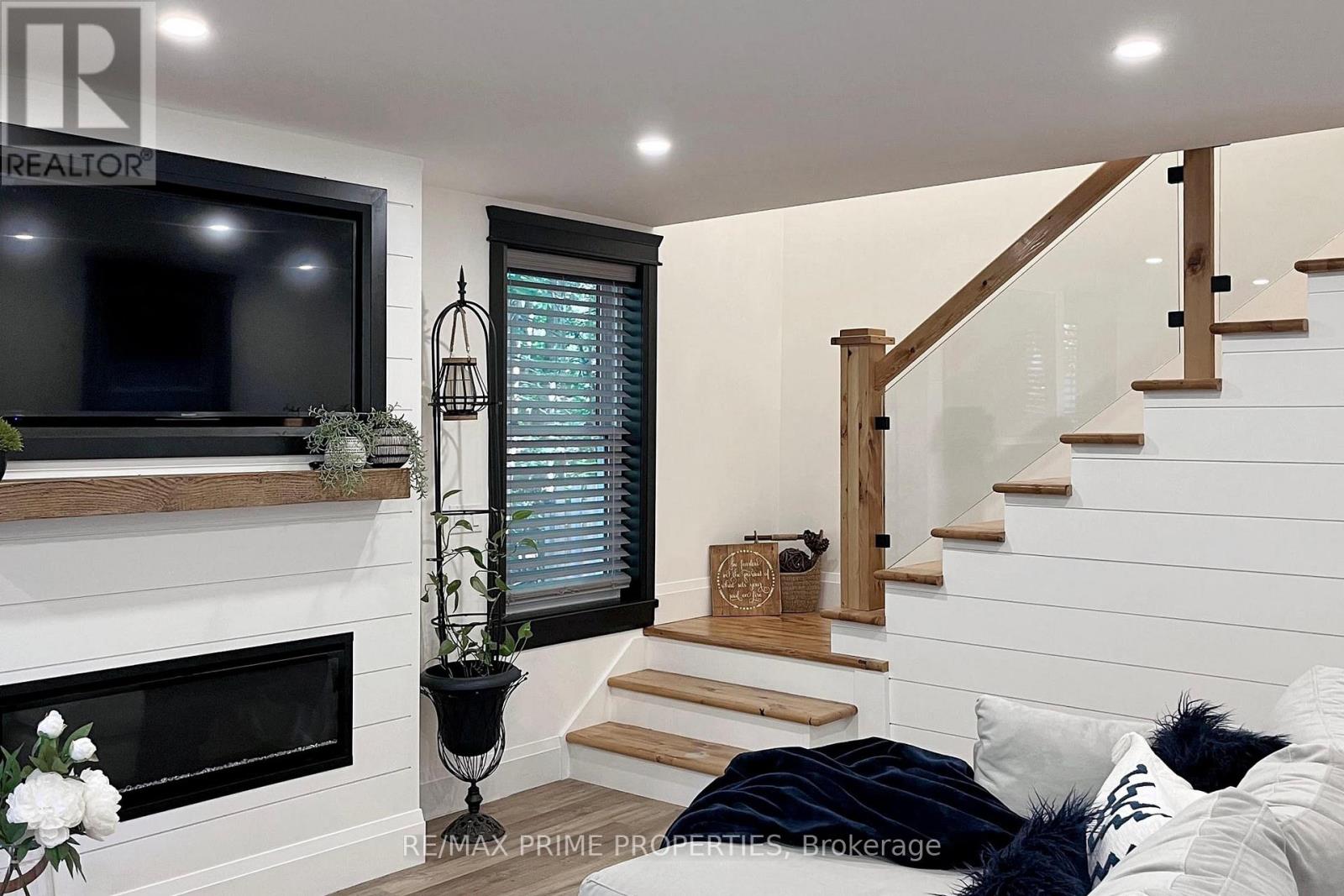 Photo 19 of 190 Maple Street, Bracebridge ON