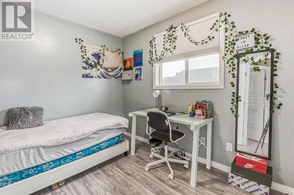 Single Family House for Sale in  Taracove Estate Drive NE Taradale Calgary 