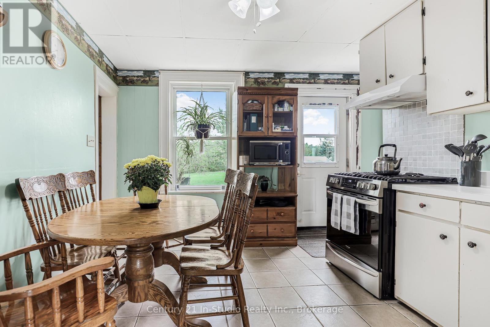 Photo 10 of 489 Lambton Street W, West Grey ON